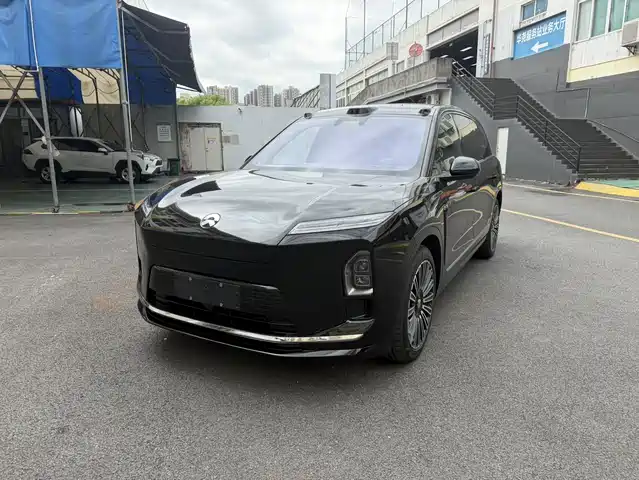 NIO ES8 6 мест, Представительский Люкс