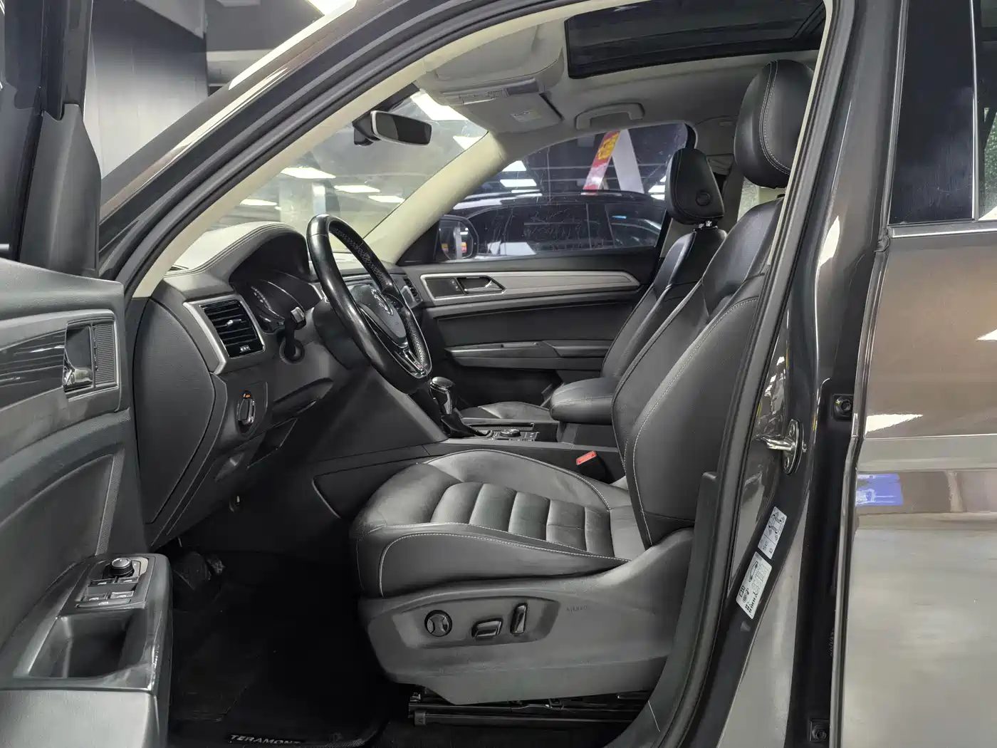 Volkswagen Teramont 2017 530 V6 4WD Luxury Edition фото 5
