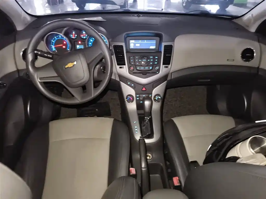 Chevrolet Cruze 2013 Model 1.8L SE AT фото 6