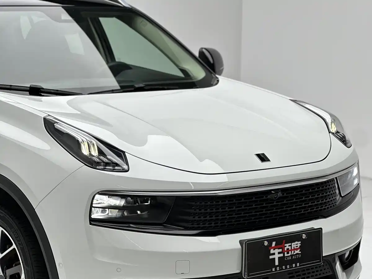 Lynk & Co 01 2017 2.0T AWD Pro фото 11