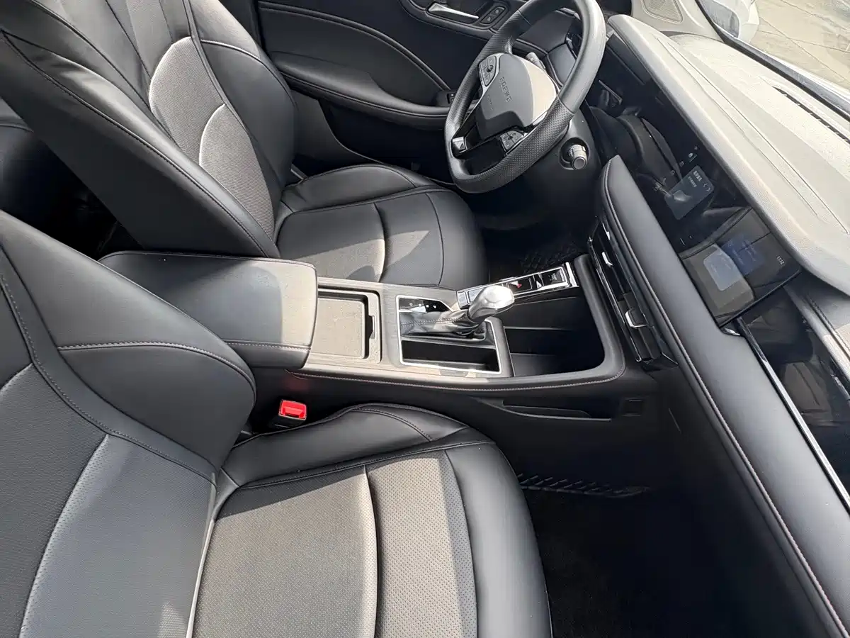 Фото 6 - Roewe i5