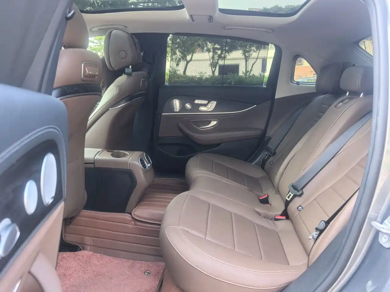 Mercedes-Benz E-Class 2020 E 300 L Sport Luxury Model фото 6