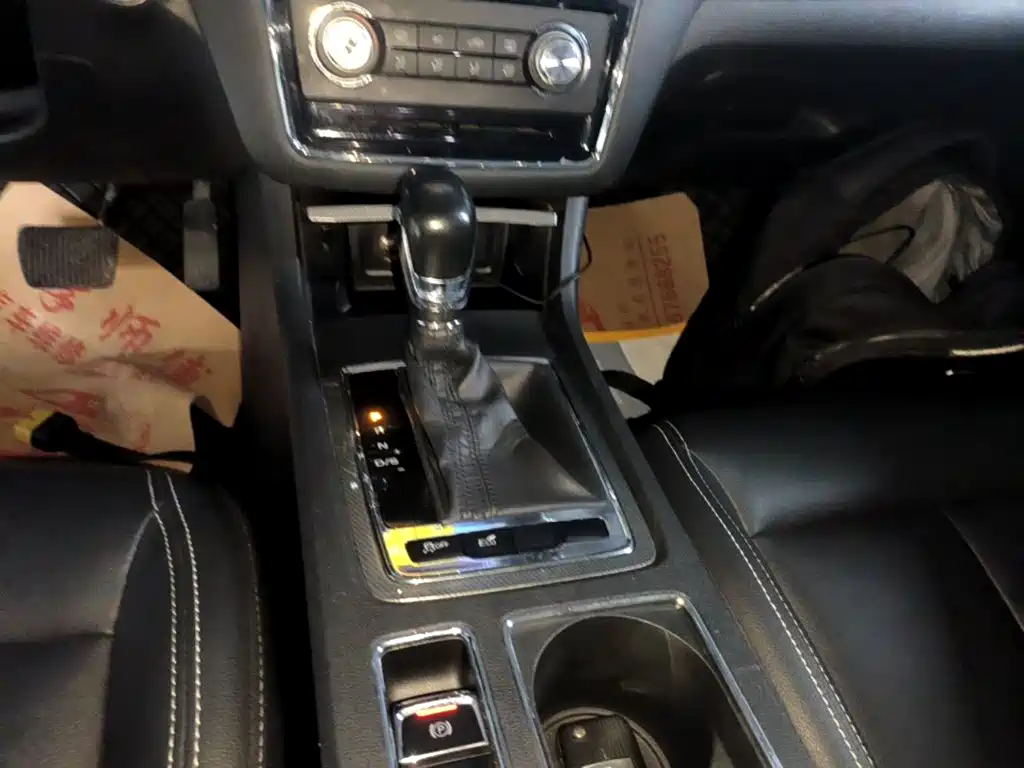 Roewe i6 2018 2018 20T Automatic Flagship Edition
