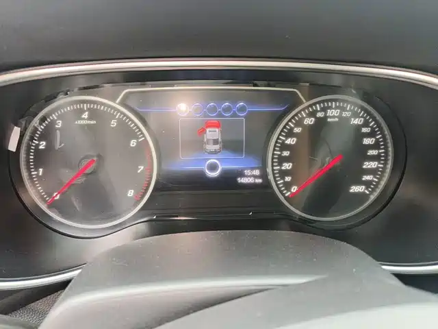 Hongqi H5 2022 Classic Facelift 1.8T Automatic Smart Connect Flag Rhythm Edition — фото 4