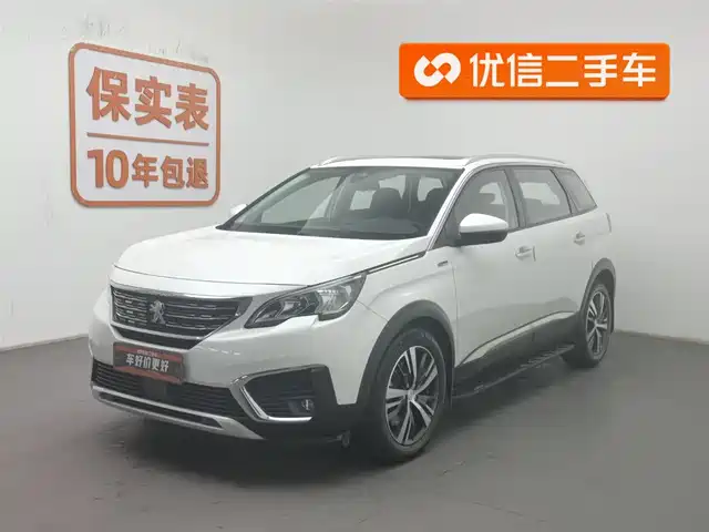PEUGEOT 5008