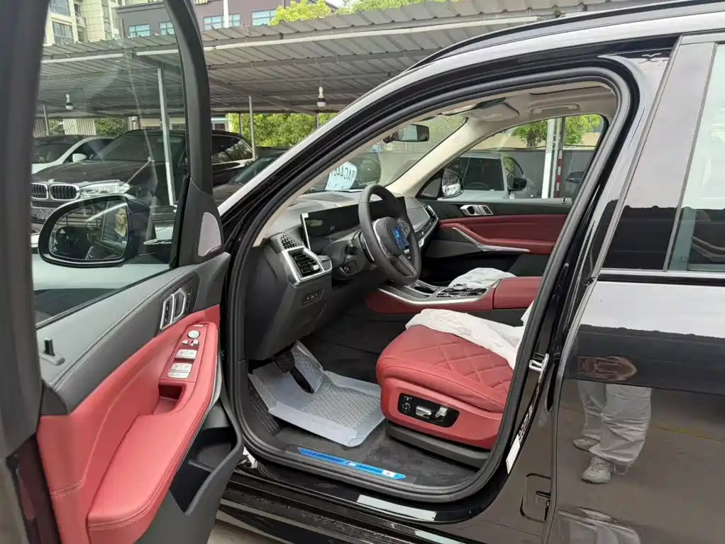 BMW X5 2026 2026 Facelift xDrive 30Li Exclusive M Sport Shadowline Package