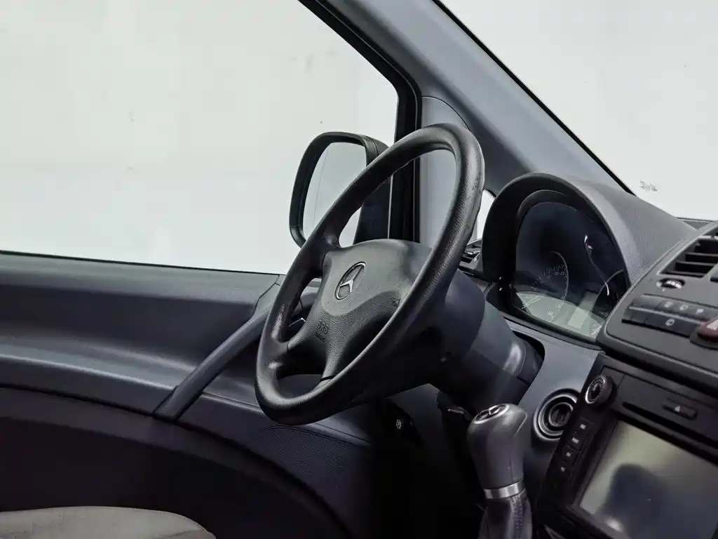 Mercedes-Benz Vito (Import) 2011 2010 VITO 3.2L Compact