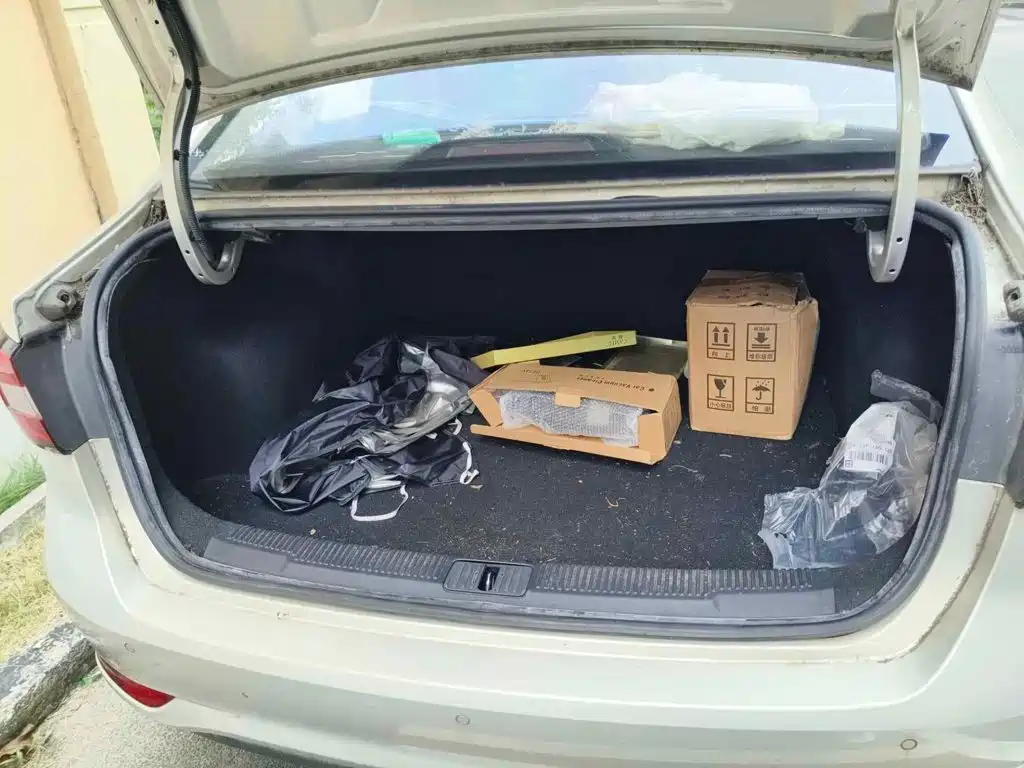 Roewe i5 2019 2020 1.5L Manual 4G Connected Premium Flagship Edition