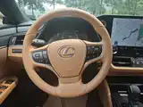 Фото 13 - Lexus ES
