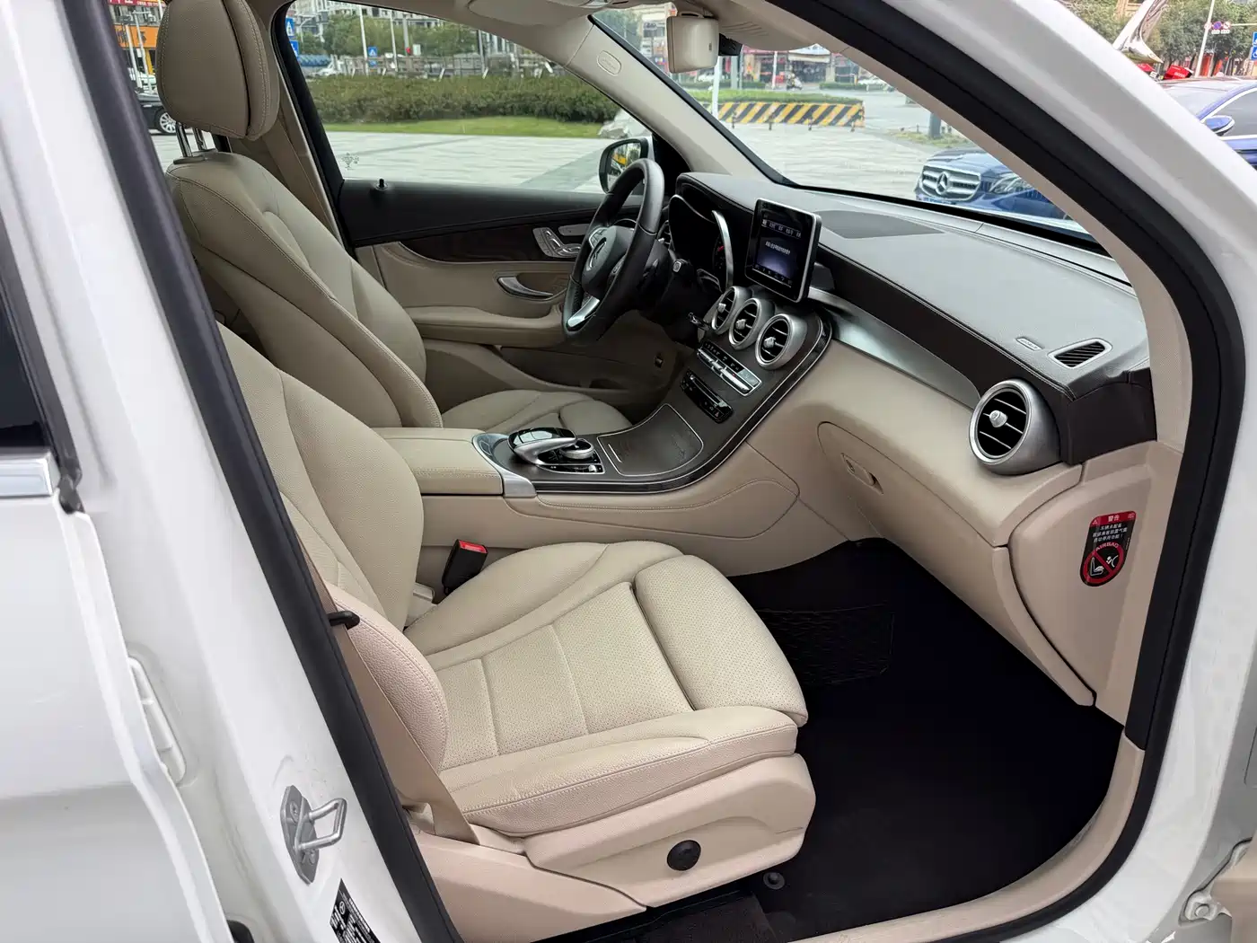 Mercedes-Benz GLC 2018 GLC 300 4MATIC Dynamic фото 14