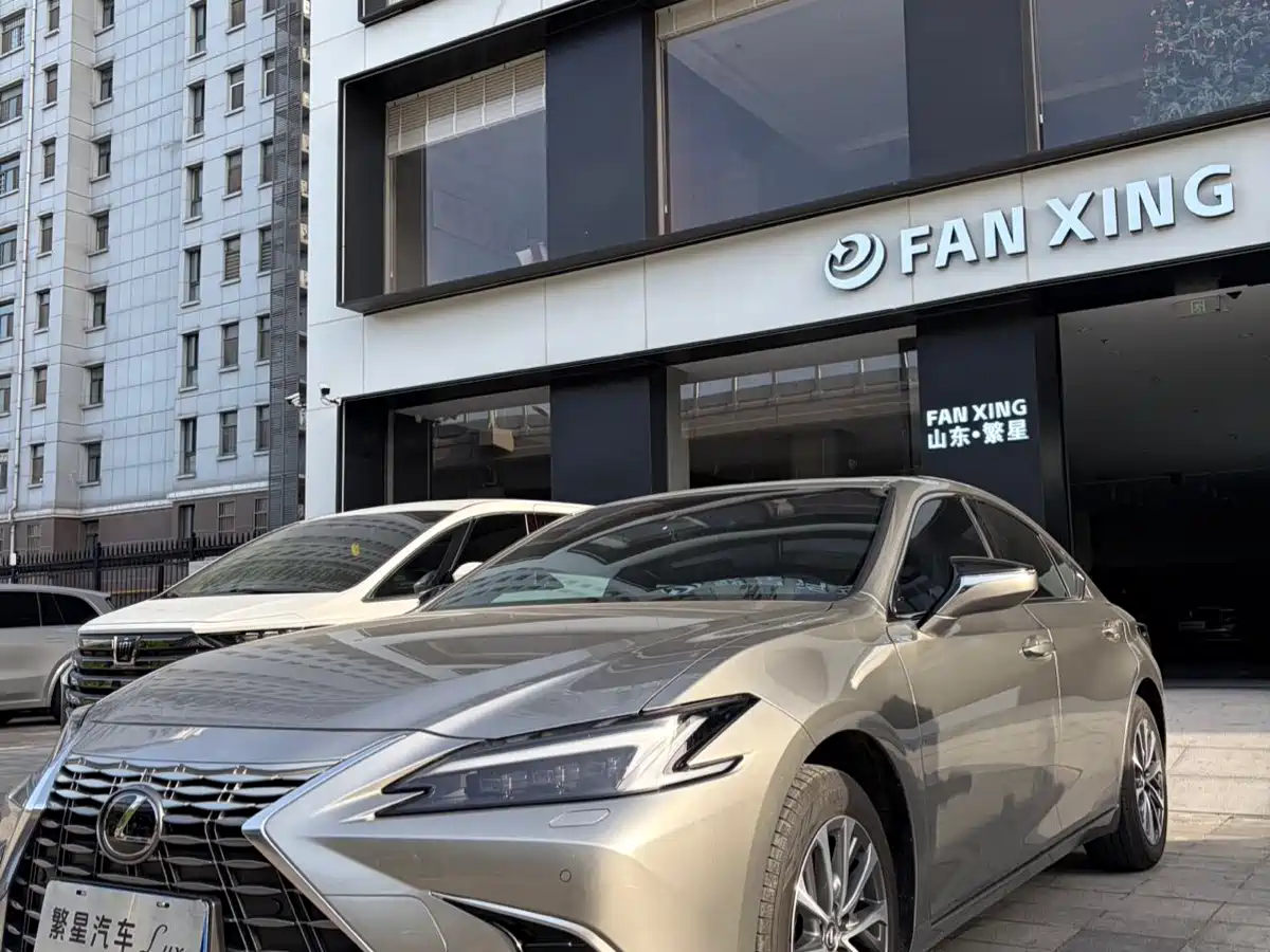 Lexus ES 2025 200 Ultimate Edition фото 2