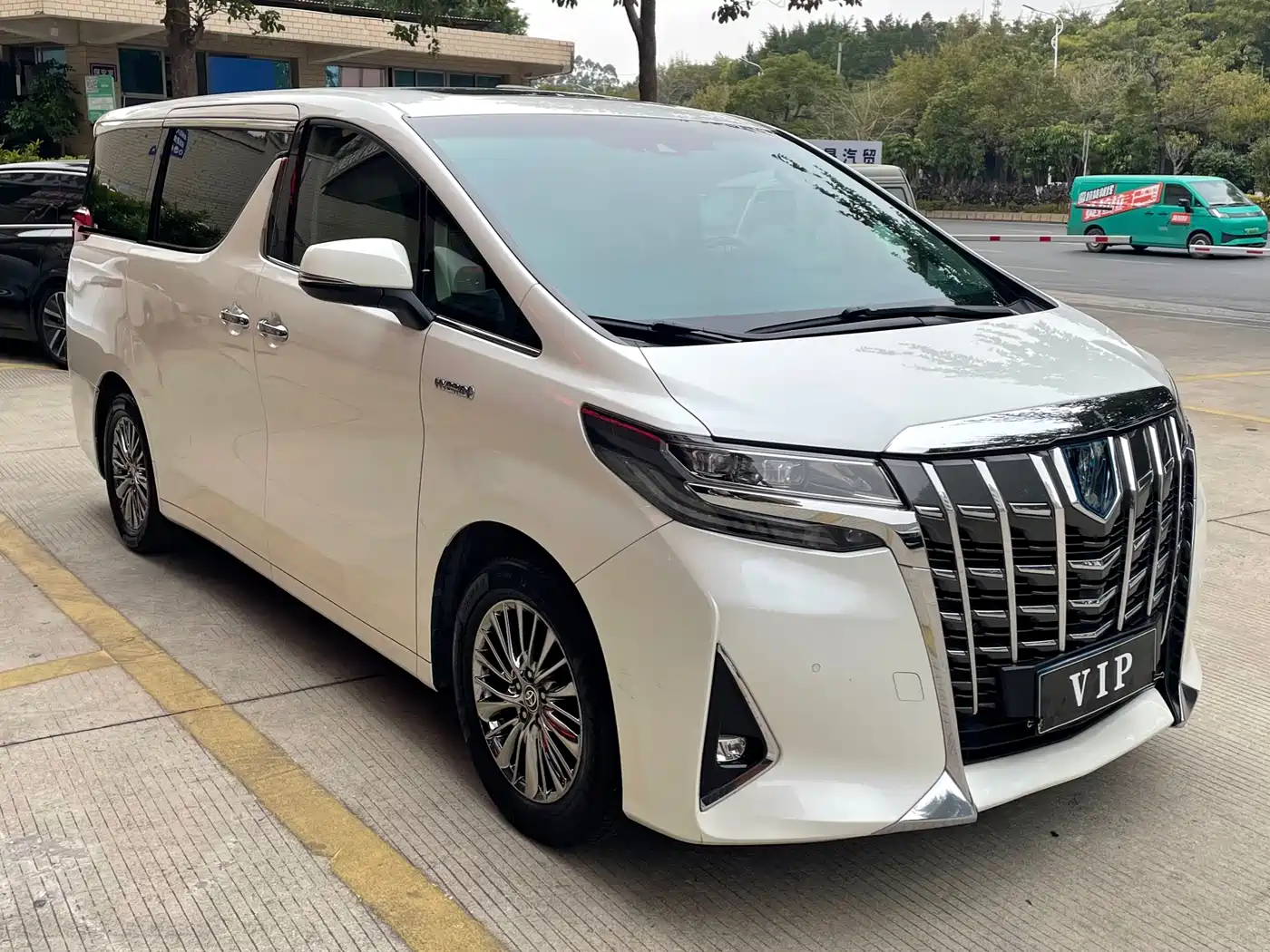 Toyota Alphard 2021 Hybrid 2.5L Premium фото 3