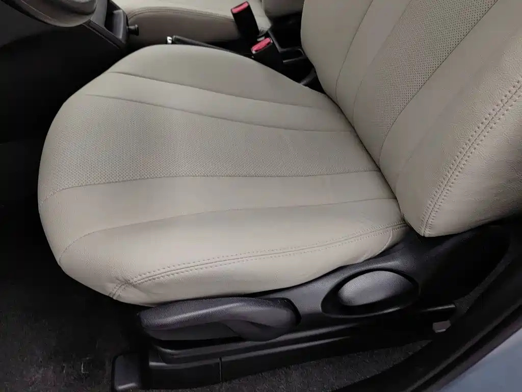 Mazda Mazda5 2013 2011 2.0L Automatic Comfort