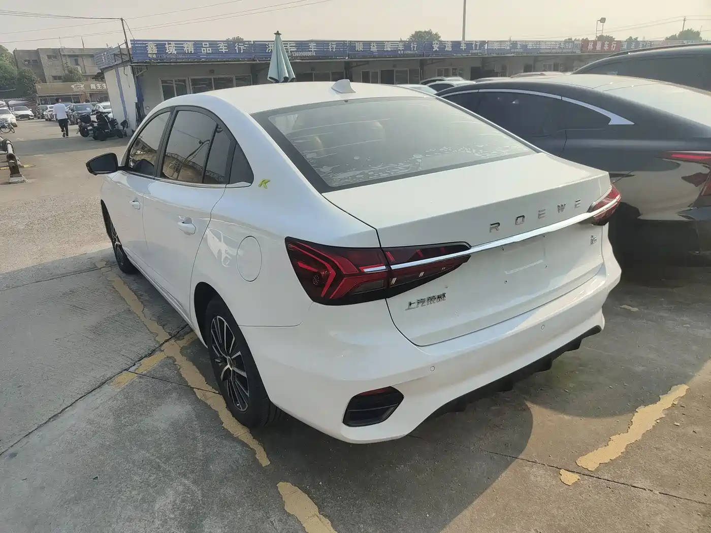Фото 15 - Roewe i5
