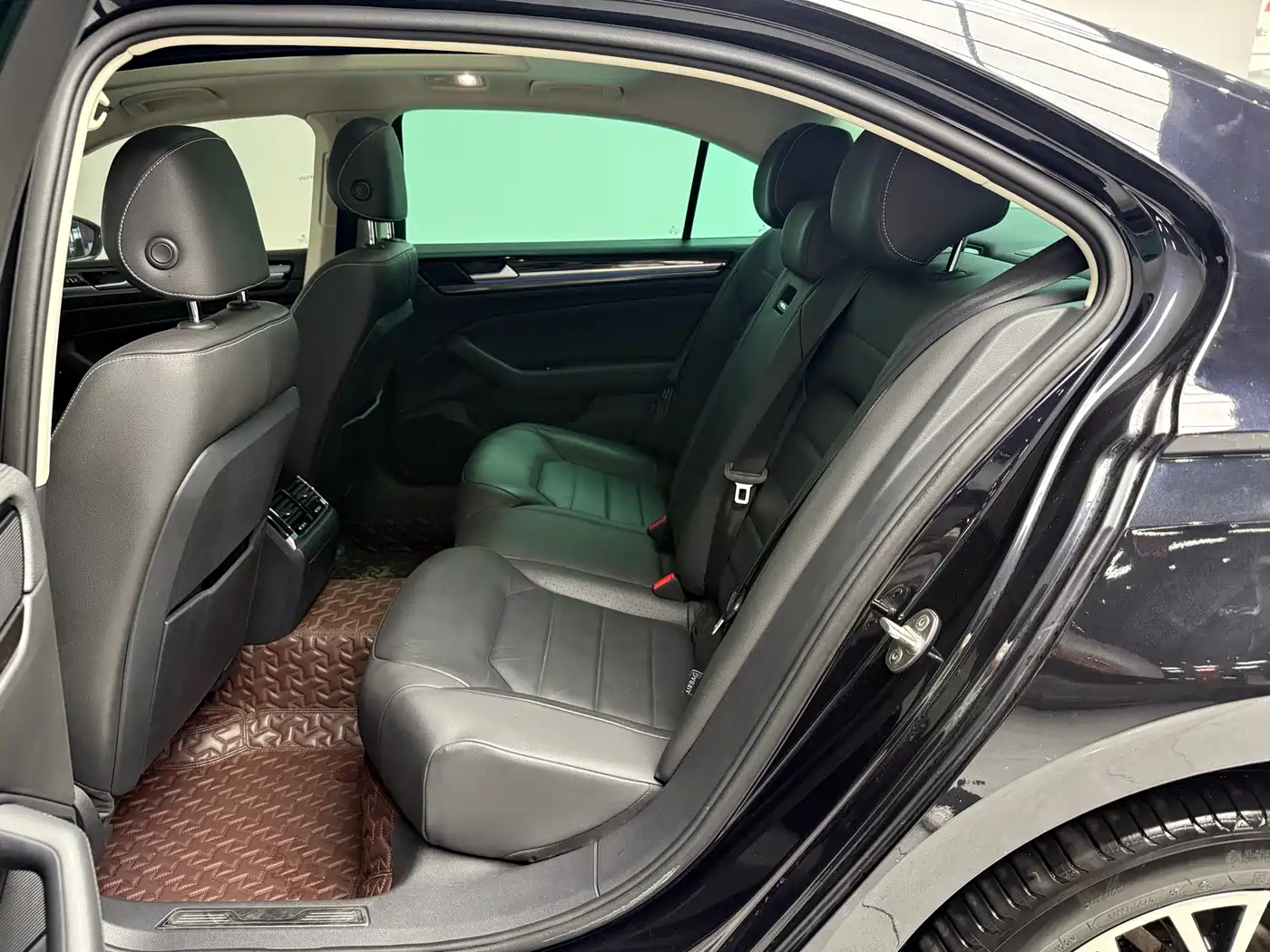 Volkswagen Phideon 2019 380TSI 2WD Business Edition China V фото 9