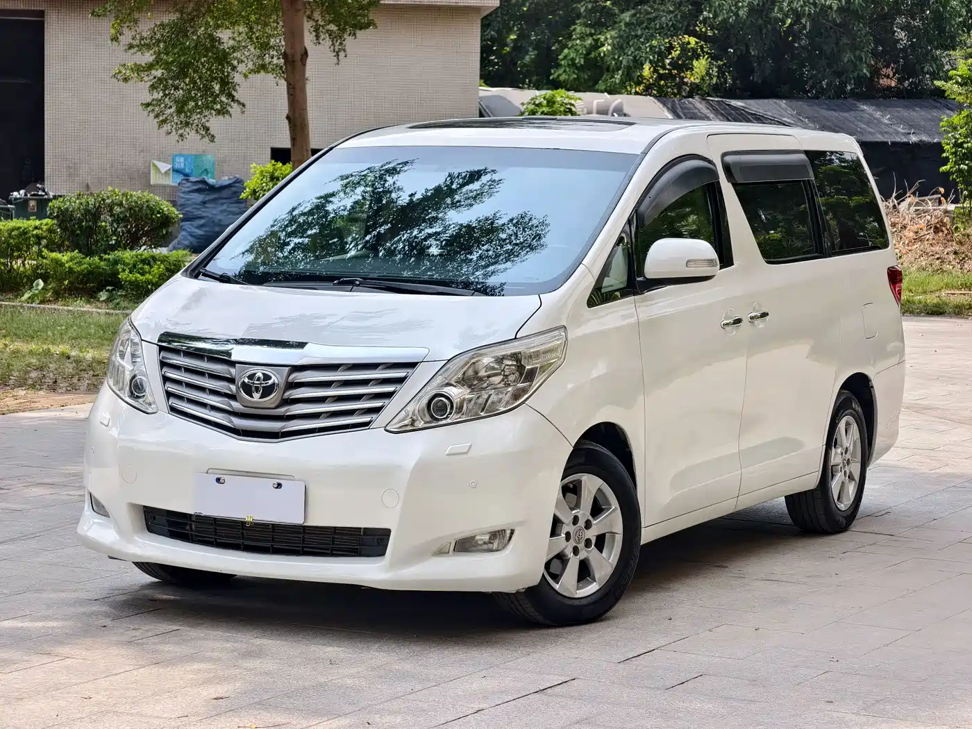 Toyota Alphard 2011 — пригон из Китая
