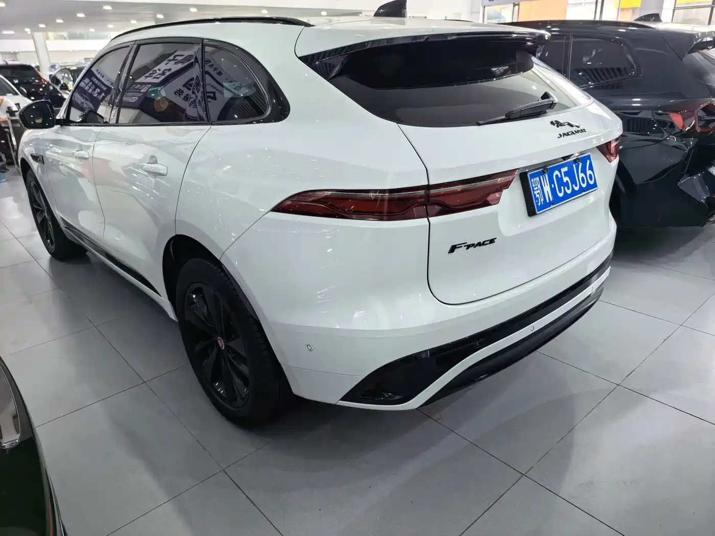 Jaguar F-PACE 2023 2022 P250 R-Dynamic BLACK