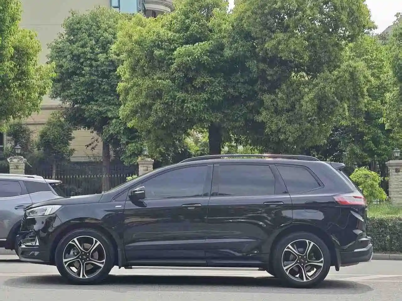 Фото 4 - Ford Edge
