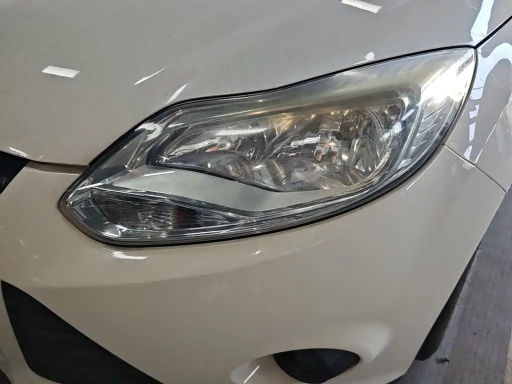 Фото 24 - Ford Focus
