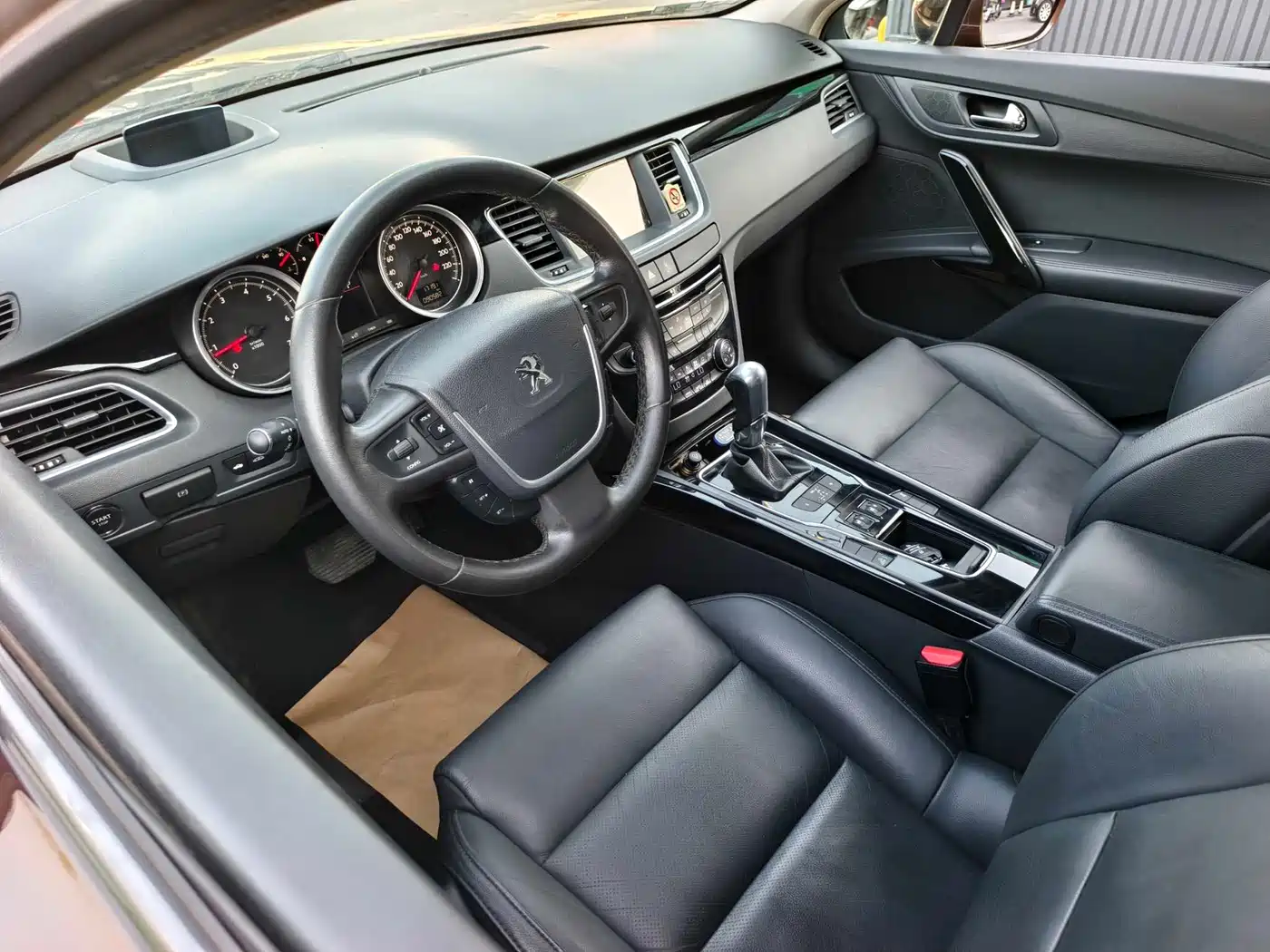 Peugeot 508 2015 1.8THP Auto Flagship Edition фото 8