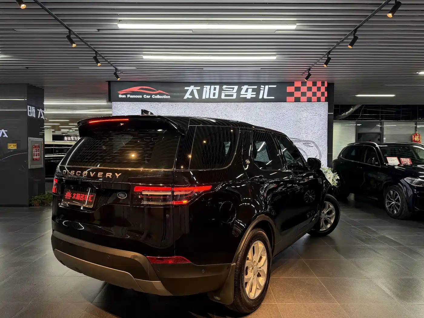 Land Rover Discovery 2019 2.0T SE фото 19