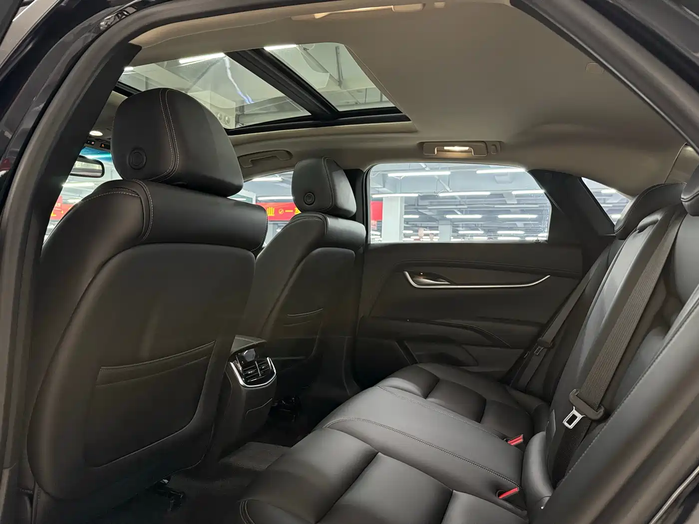 Cadillac XTS 2018 28T Technology фото 9