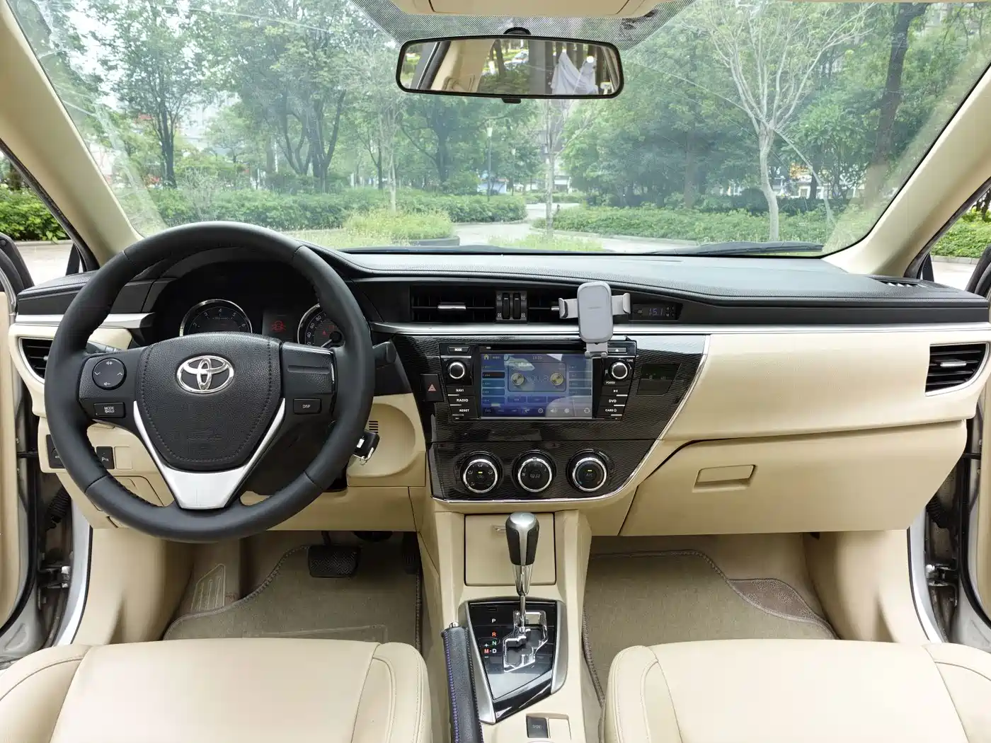 Фото 9 - Toyota Corolla