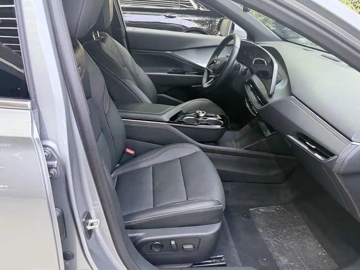 Cadillac GT4 2023 2023 25T Luxury Edition