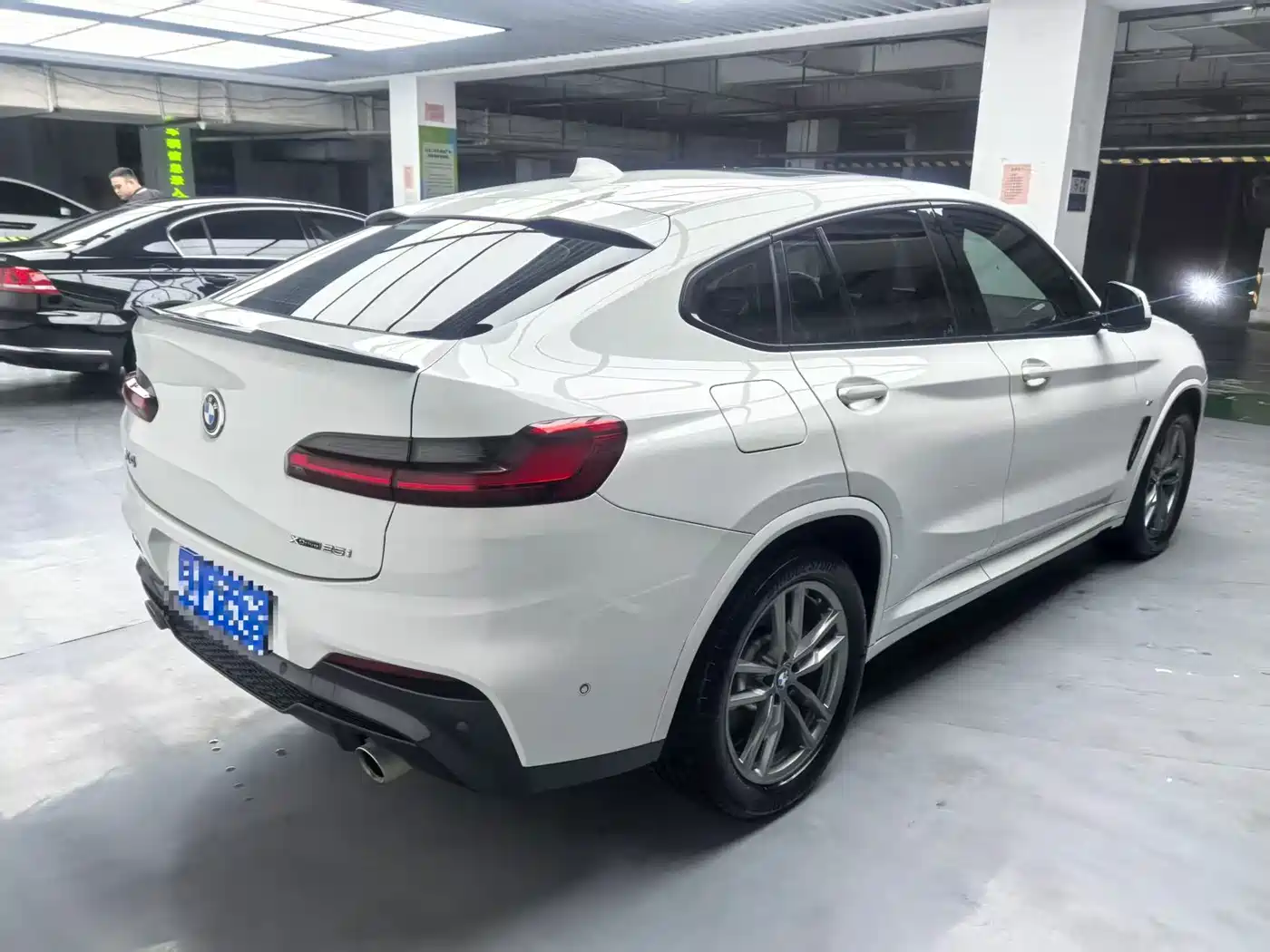 Photo 4 - BMW X4