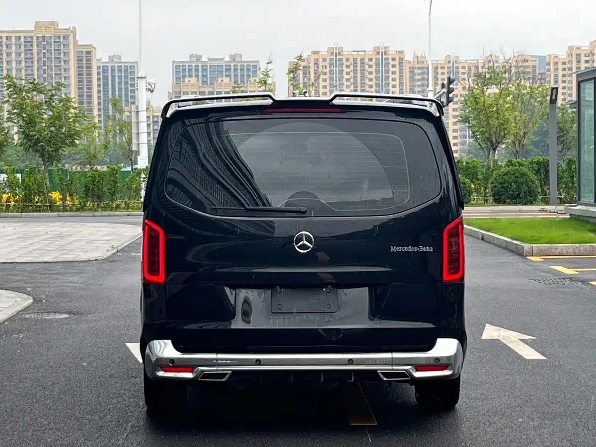 Mercedes-Benz Vito 2023 2.0T Elite 7-Seater фото 4