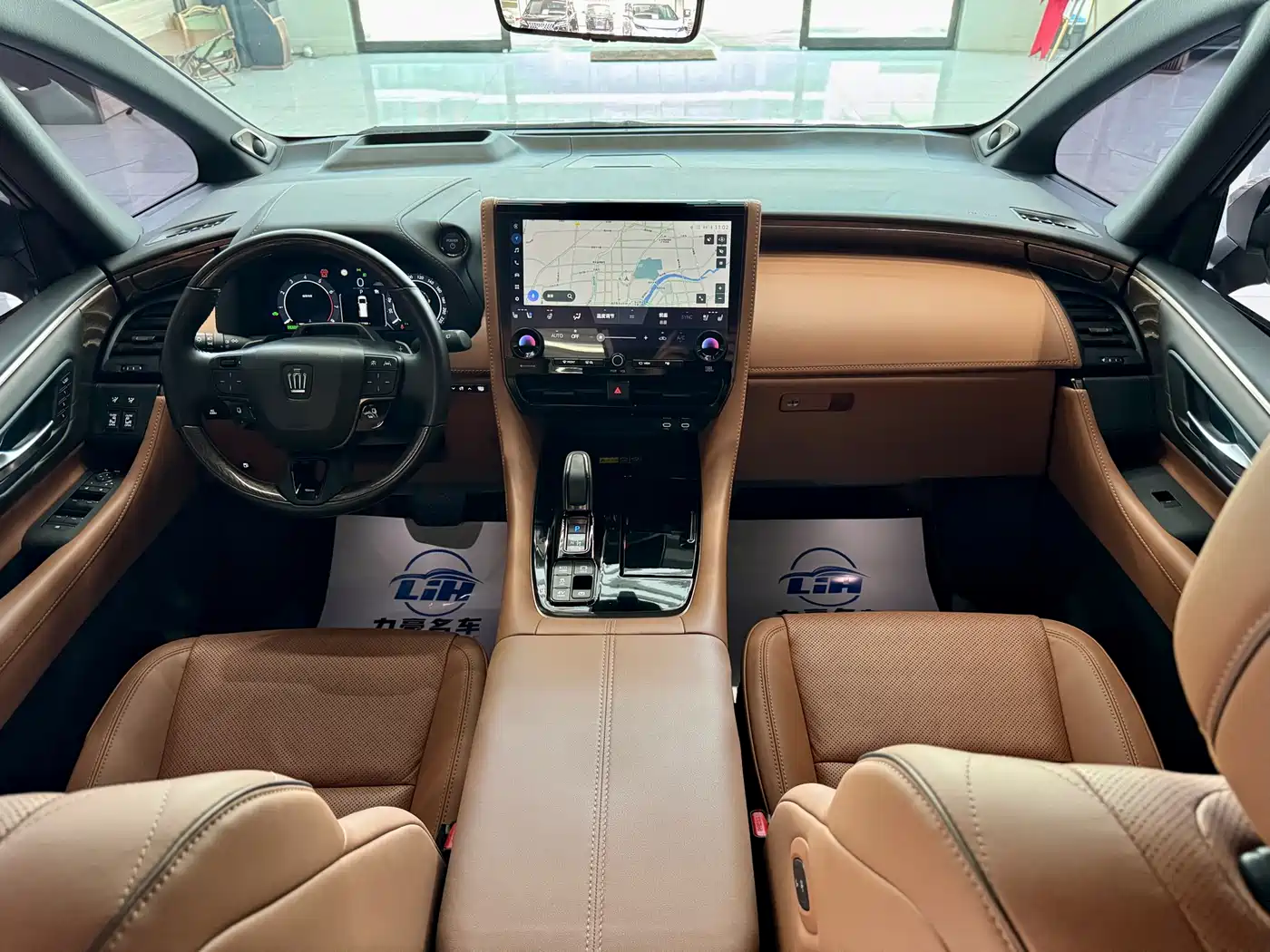 Toyota Vellfire 2024 Crown Hybrid 2.5L Executive Premium Edition фото 6