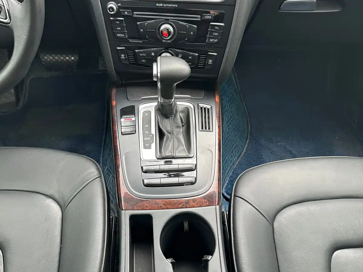 Audi A4L 2013 35 TFSI Automatic Comfort фото 5