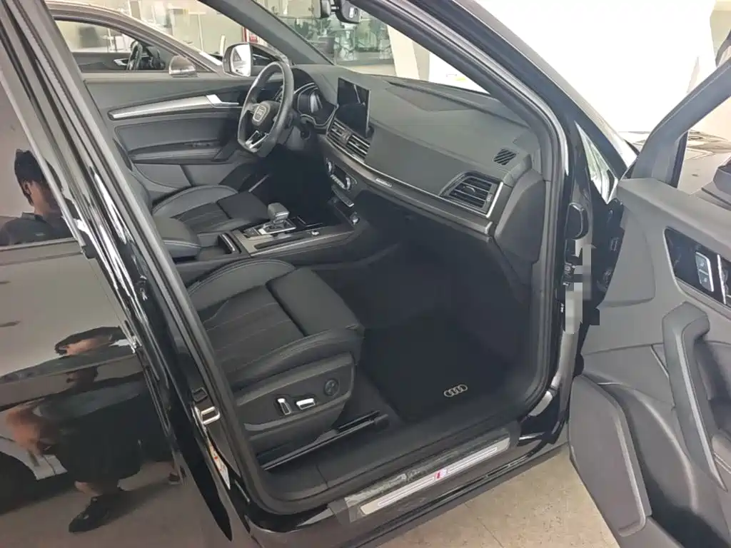 Photo 9 - Audi Q5L