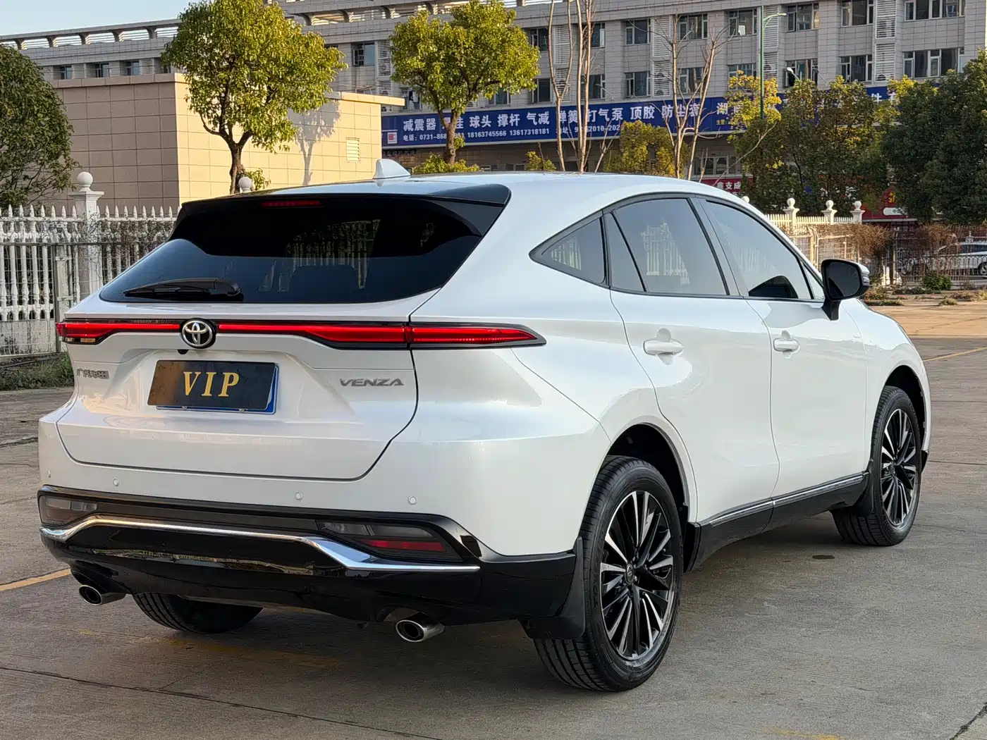 Toyota Venza 2022 2.0L CVT 2WD Premium фото 4