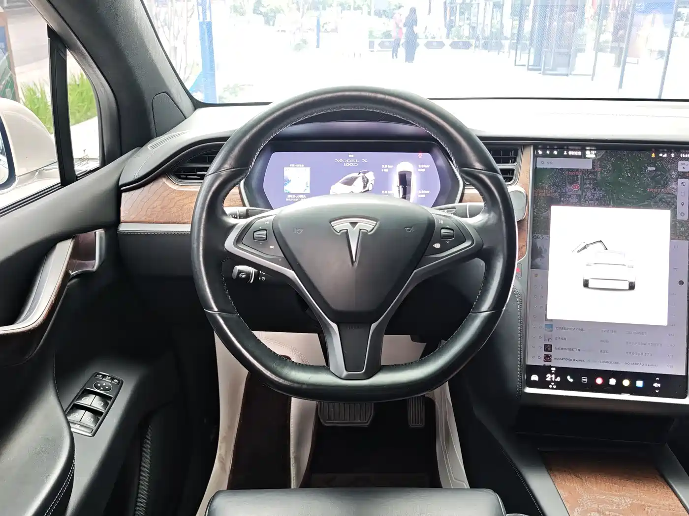 TESLA MODEL X
