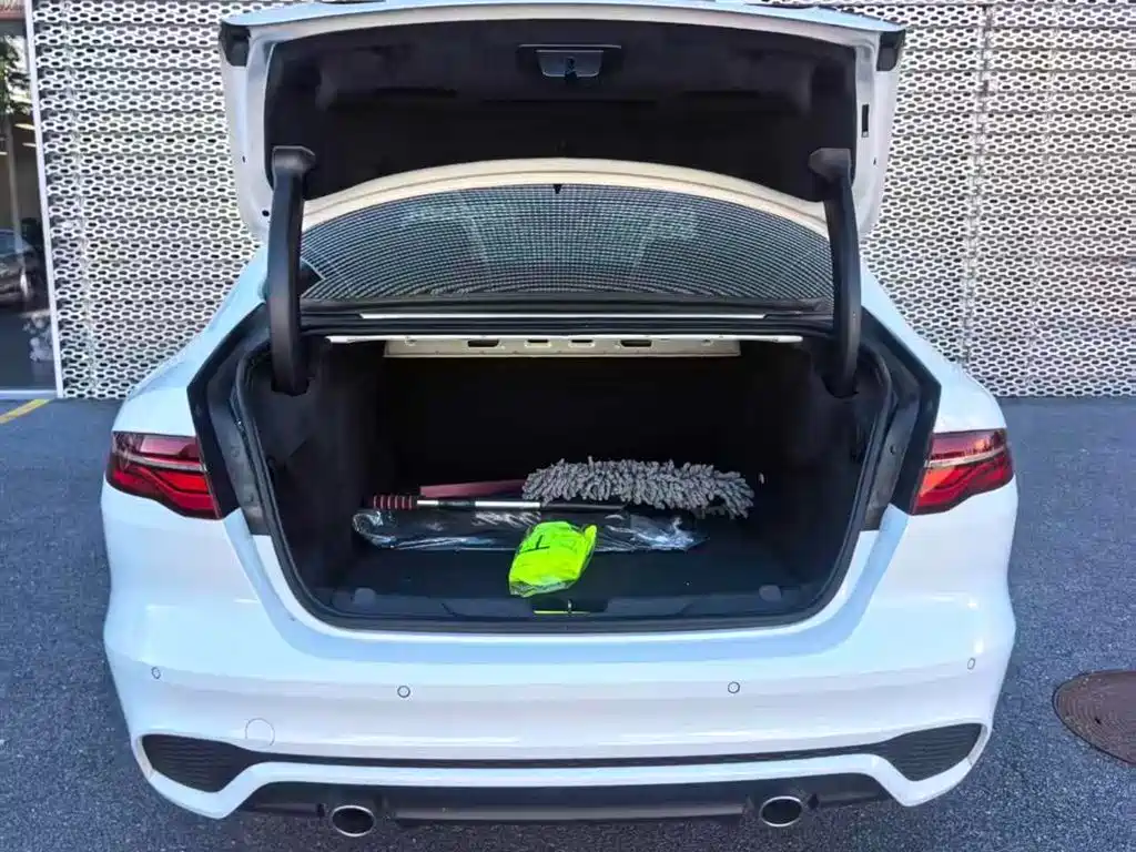 2025 Jaguar XEL