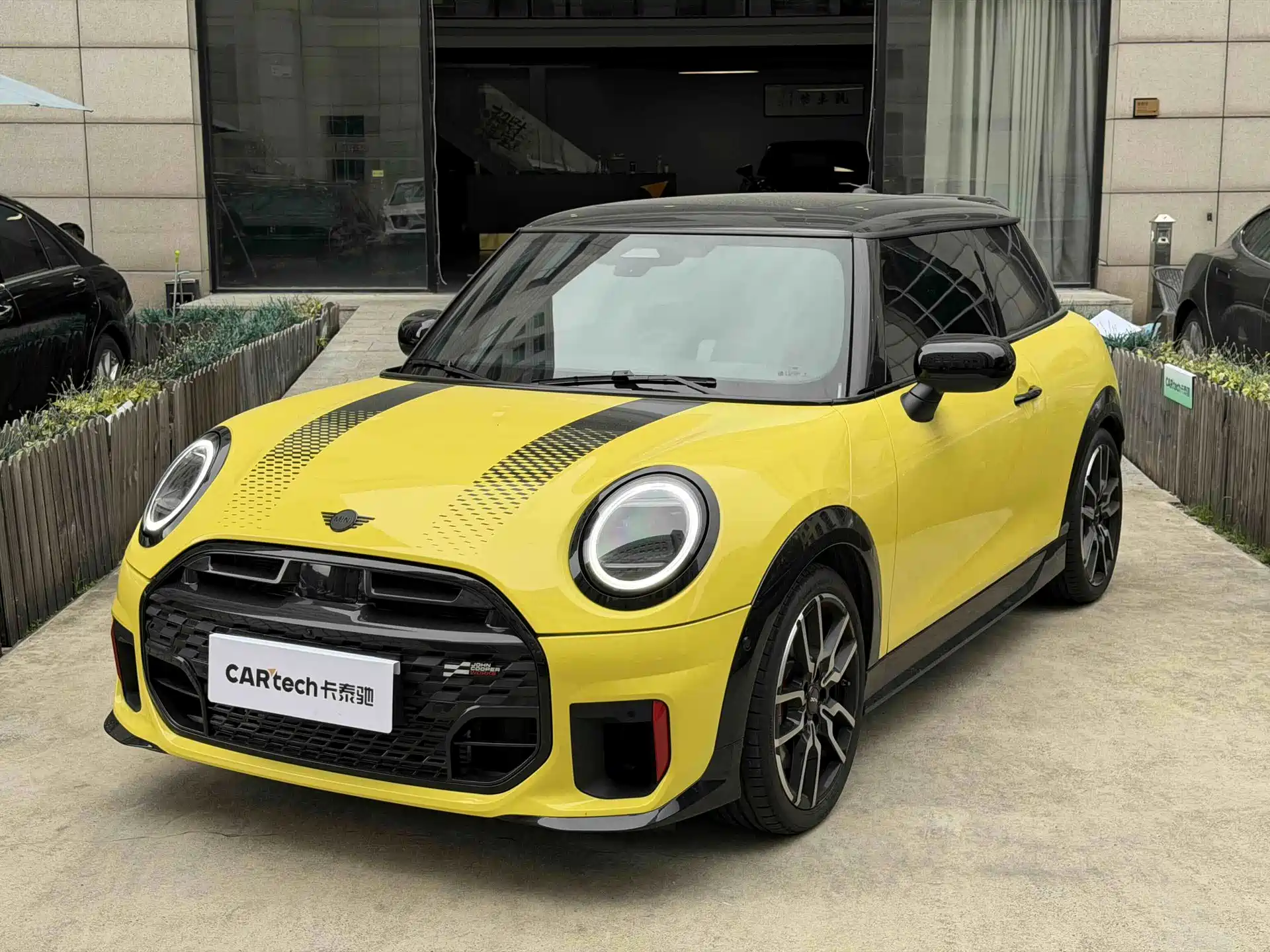 Фото 1 - MINI JCW
