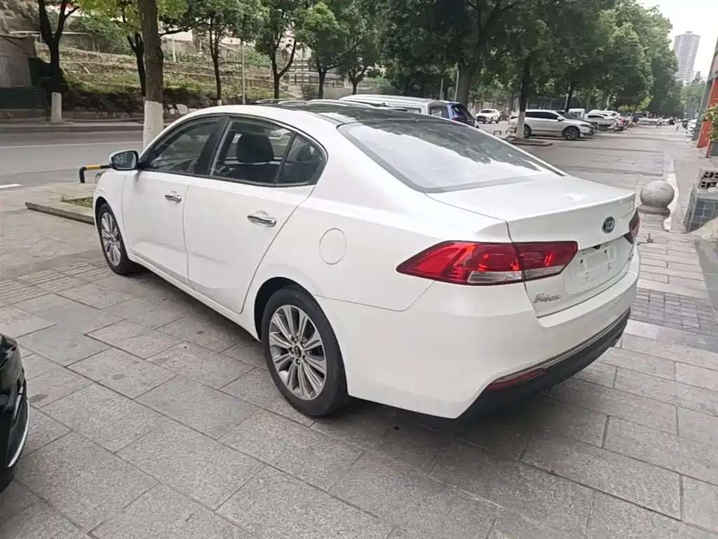 Kia K4 2015 1.8L Automatic GLS Special фото 5