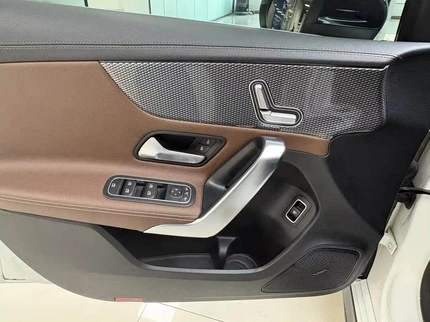 Mercedes-Benz A-Class 2019 Facelift A 200 L Sports Sedan фото 11