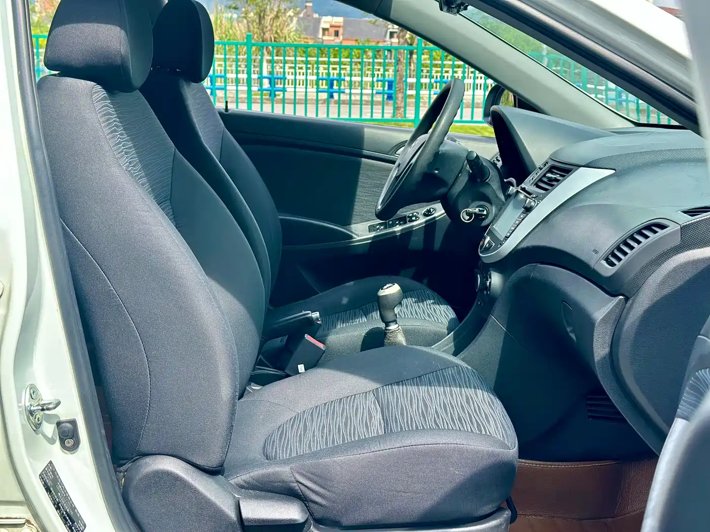 Hyundai Reina 2014 2014 1.4L Manual GLX