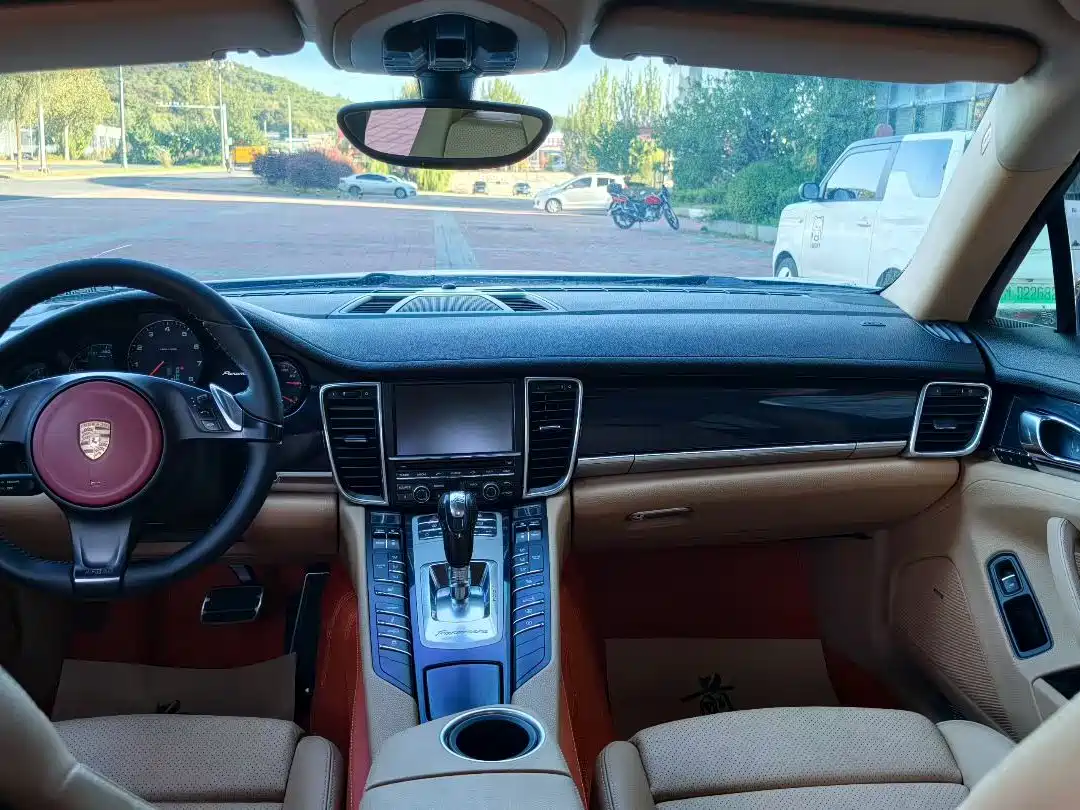 صورة 6 - Porsche Panamera