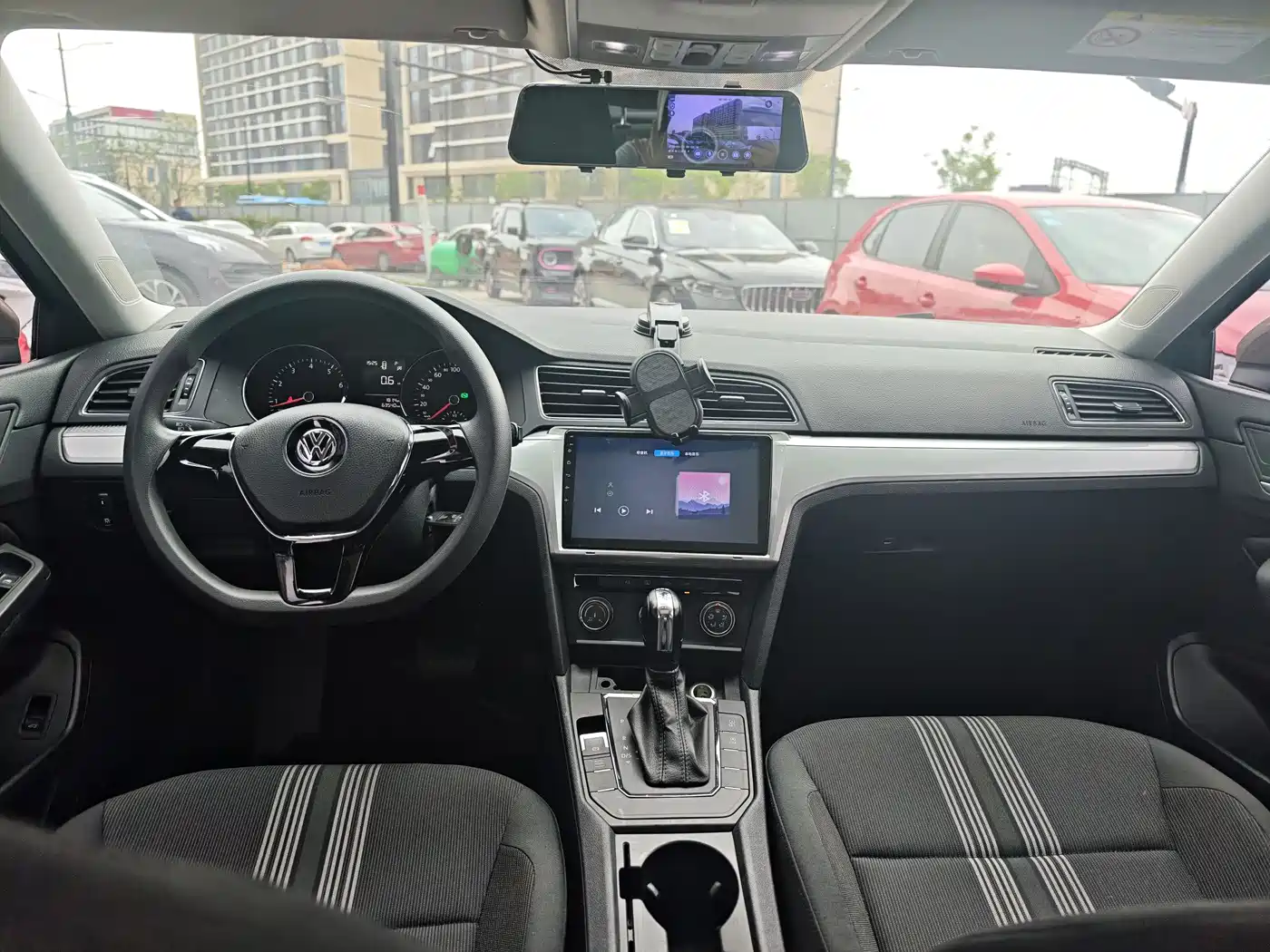 Volkswagen Lamando 2018 230TSI DSG Trend Edition фото 9