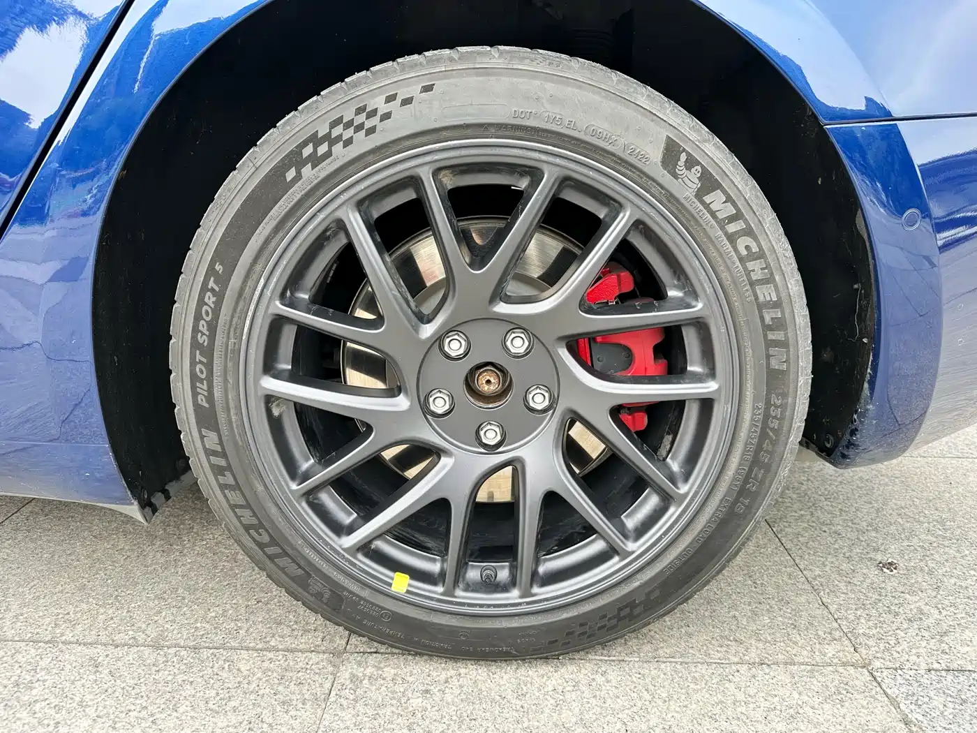 TESLA MODEL 3