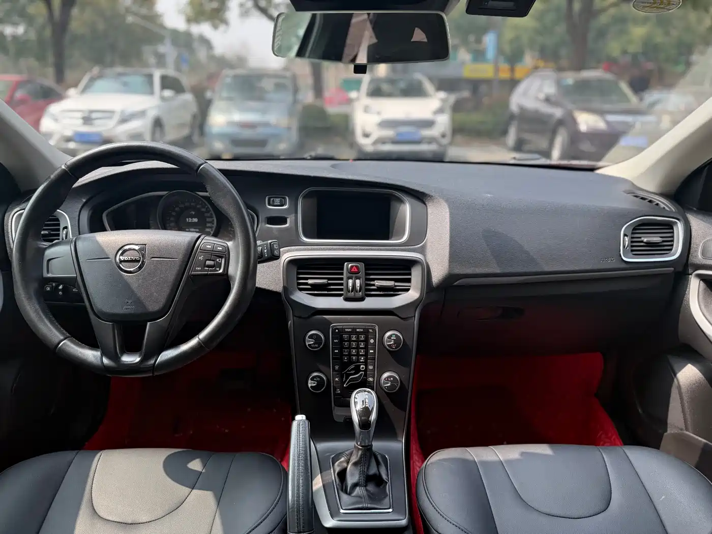 Фото 5 - Volvo V40