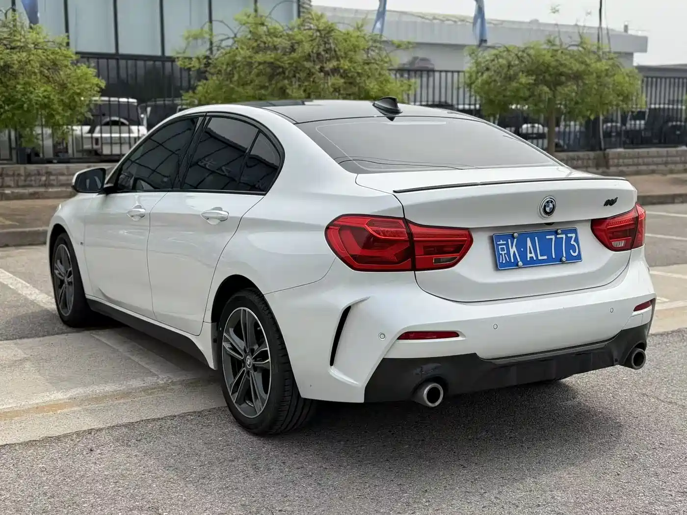 BMW 1-SERIES