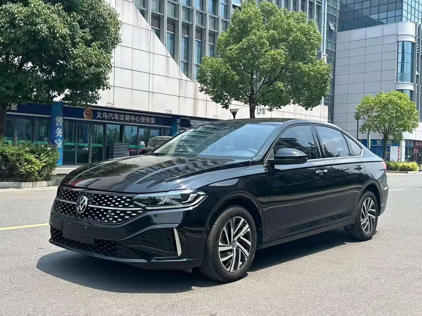Volkswagen Lavida 2024 Model 300TSI DSG Starlight Leading Edition