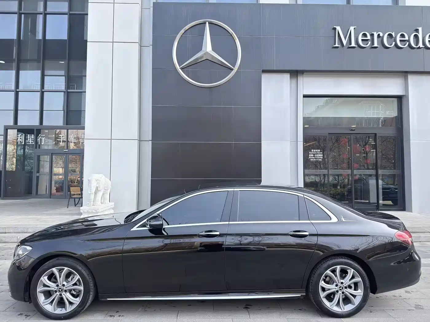 Mercedes-Benz E-Class 2023 E 300 L Sport Luxury фото 23