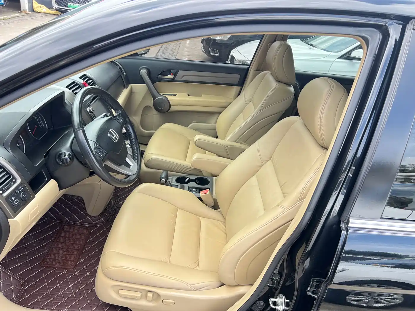 Фото 9 - Honda CR-V