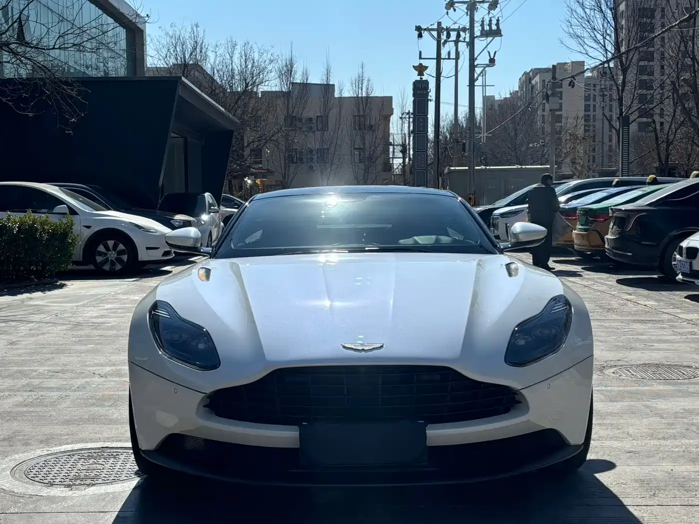 Aston Martin DB11 2019 Model 4.0T V8 Coupe фото 2
