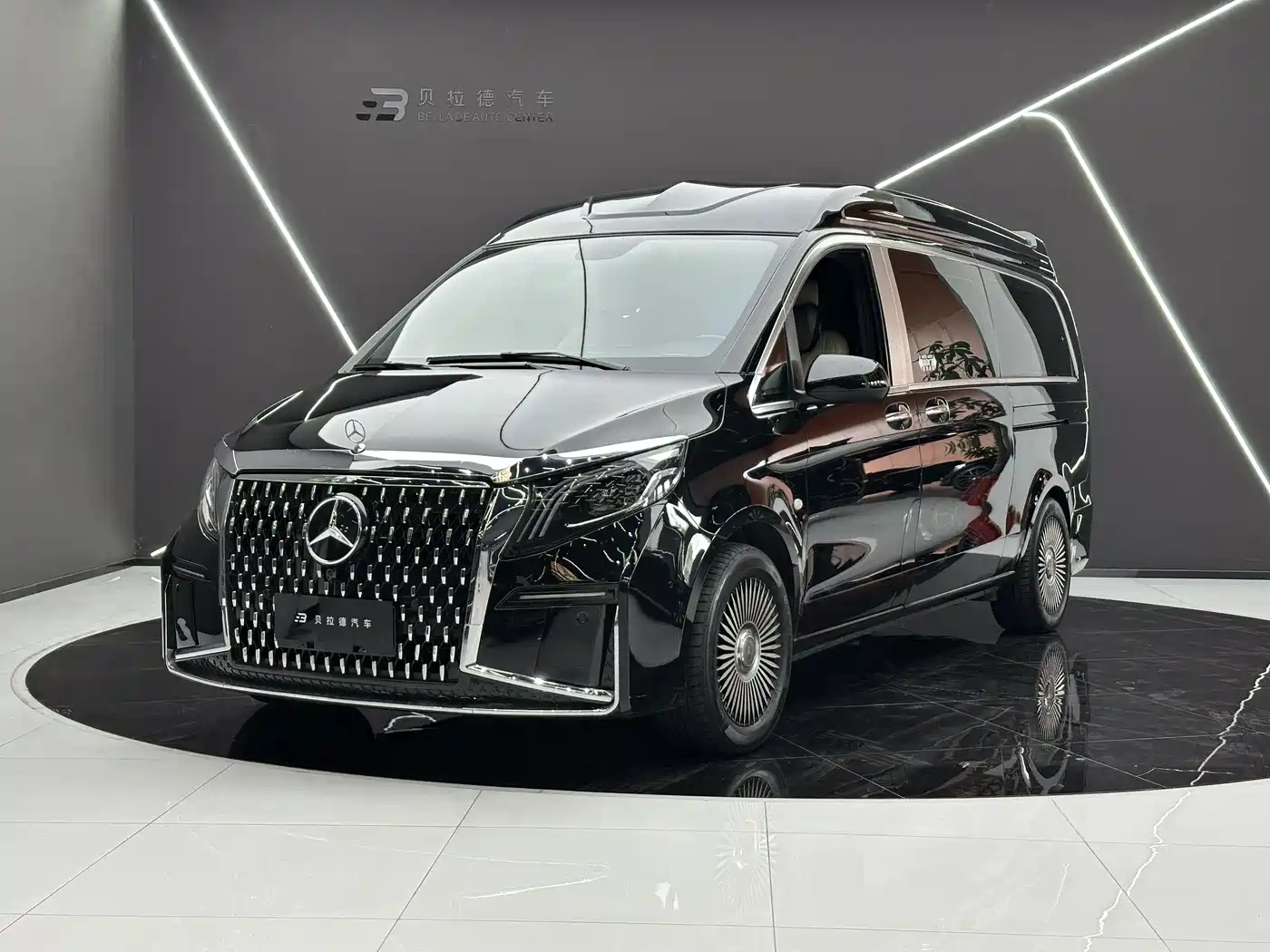 Mercedes-Benz Vito 2023 2.0T Business 7-Seater